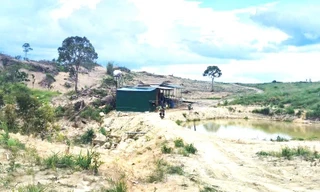 Nhóm người ngang nhiên ‘xẻ thịt’, chiếm gần 9.000 m² đất rừng ở Đắk Lắk