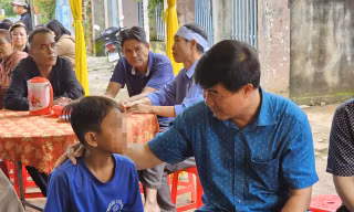 Hoàn cảnh éo le của cậu bé mở cửa cứu bạn thoát chết trong vụ thảm sát ở Đắk Lắk