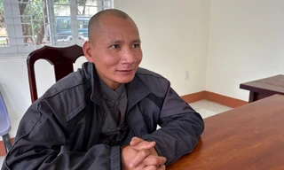 Ăn nhậu xong, gã đàn ông hiếp dâm con gái chủ nhà bị khuyết tật