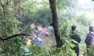 Phát hiện thi thể bên chiếc xe máy cháy trơ khung tại nghĩa trang ở Đắk Lắk