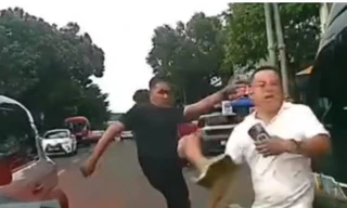 Danh tính tài xế tung cước khiến đối phương gãy xương sườn