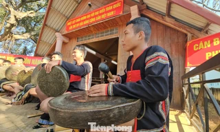 Buôn làng Tây Nguyên rộn ràng chào mừng Đại hội XIV của Đảng