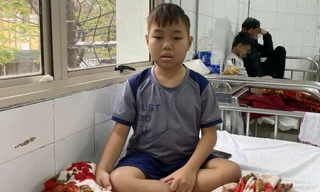 Người cha bất lực xin không nhập viện cho con suy thận giai đoạn cuối vì cạn tiền bạc