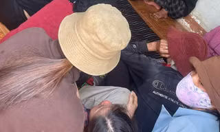 Trốn theo nhóm bạn ra ao tắm, học sinh lớp 2 đuối nước tử vong