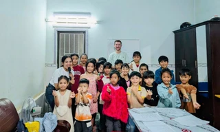 Nữ biên tập viên kể chuyện buôn làng bằng công nghệ số