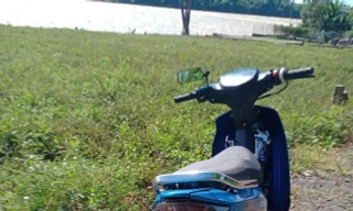 Nữ sinh lớp 11 mất liên lạc, xe và cặp sách được tìm thấy bên bờ sông