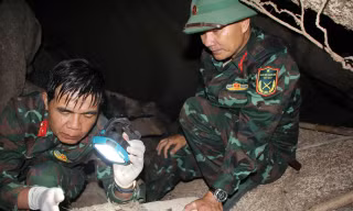 Công tác tìm kiếm 6 hài cốt liệt sỹ trong hang đá ở Gia Lai