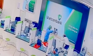 Hai đối tượng cầm vật giống súng cướp ngân hàng ở Gia Lai