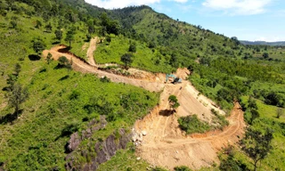 Ngọn núi nổi tiếng ở Gia Lai đang bị ’xẻ’ thịt