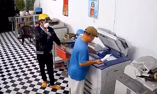 Nghi án xin tiền không được liền rút dao đâm chủ tiệm nhiều nhát