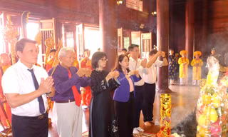 Lễ dâng hương, rước lửa thiêng mở đầu Liên hoan Quốc tế Võ cổ truyền Việt Nam