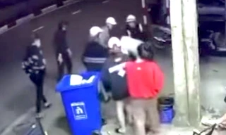 Đang ngồi uống nước, nam sinh lớp 9 bị đánh tử vong