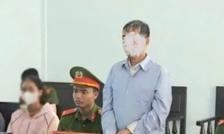 'Yêu râu xanh' xâm hại cháu bé hai tuổi lĩnh án 20 năm tù