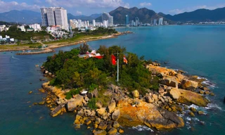 Ngắm ngôi chùa đặc biệt trên hòn đảo nhỏ ở Nha Trang 