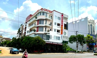 Gã bảo vệ 'quyền lực' và chiêu qua mặt lực lượng chức năng để môi giới mại dâm