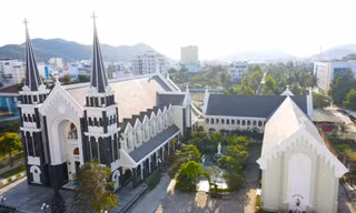 Chiêm ngưỡng nhà thờ tuyệt đẹp ở Nha Trang 