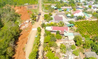 Vì sao nhiều hộ dân ở Gia Lai vẫn cố thủ quanh vực 'tử thần'?