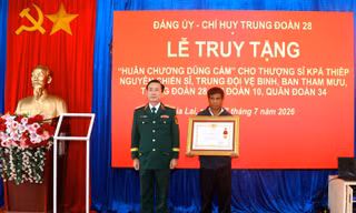 Quân đoàn 34 truy tặng Huân chương dũng cảm cho thượng sĩ Kpă Thiêp