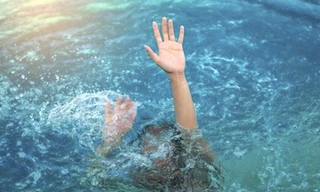 Bé trai đuối nước thương tâm sau khi xin gia đình đi thả diều