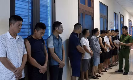 Triệt xoá sới bạc, tạm giữ 13 đối tượng ở Ninh Bình