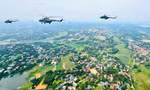 Từ trực thăng quân sự: Hà Nội hiện ra thanh bình và kiêu hãnh