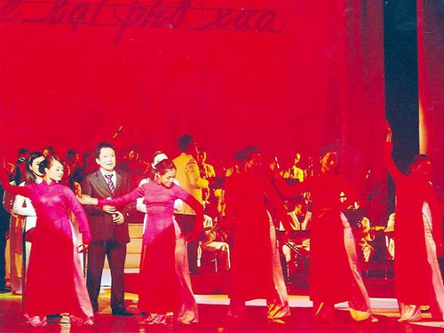 Phú Quang hát trong đêm “Về lại phố xưa”