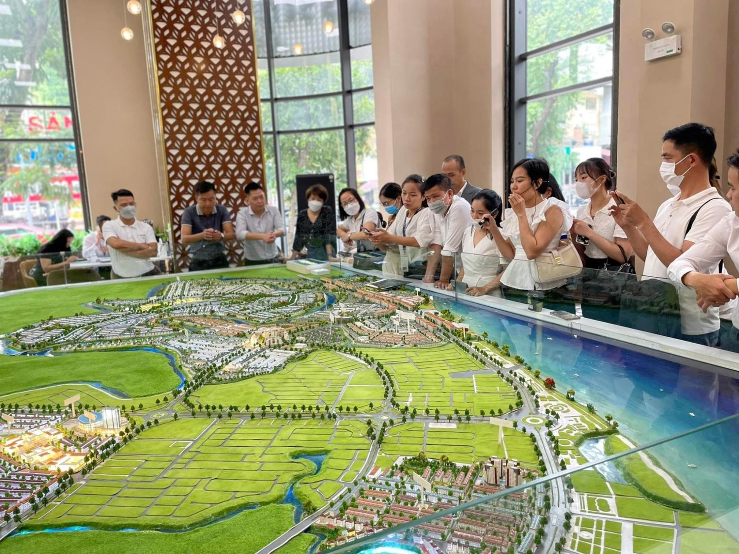Lập Trung tâm giao dịch BĐS và quyền sử dụng đất để dân được hưởng lợi