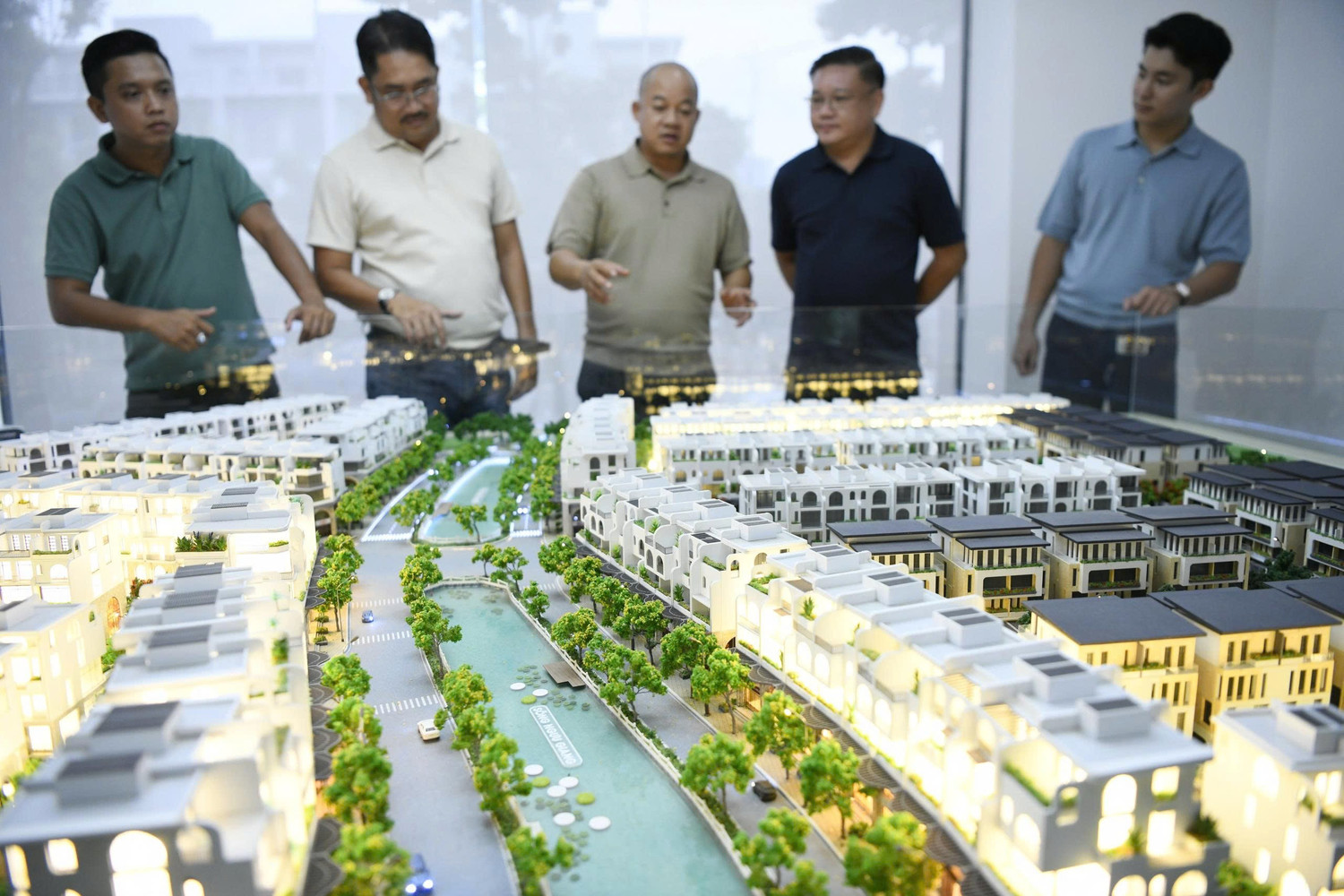 Giải pháp nhiều sao giá bất động sản vẫn chưa ‘hạ nhiệt’