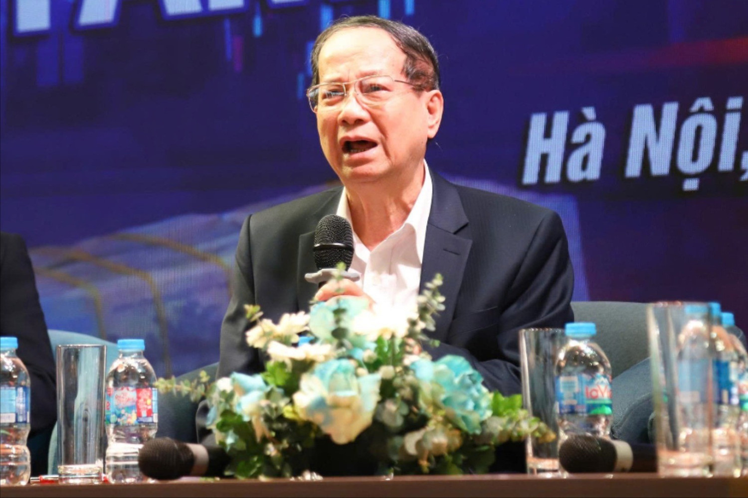 Giá vàng, bạc tăng cao do đâu