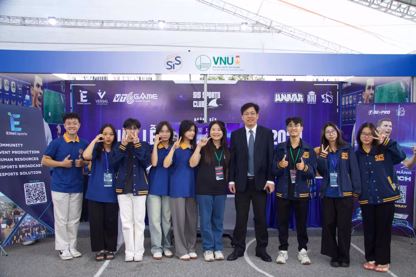 ngoc-ha-thu-3-tu-phai-qua-tai-tuan-le-game-han-quoc-2024-cung-cac-cong-su.jpg
