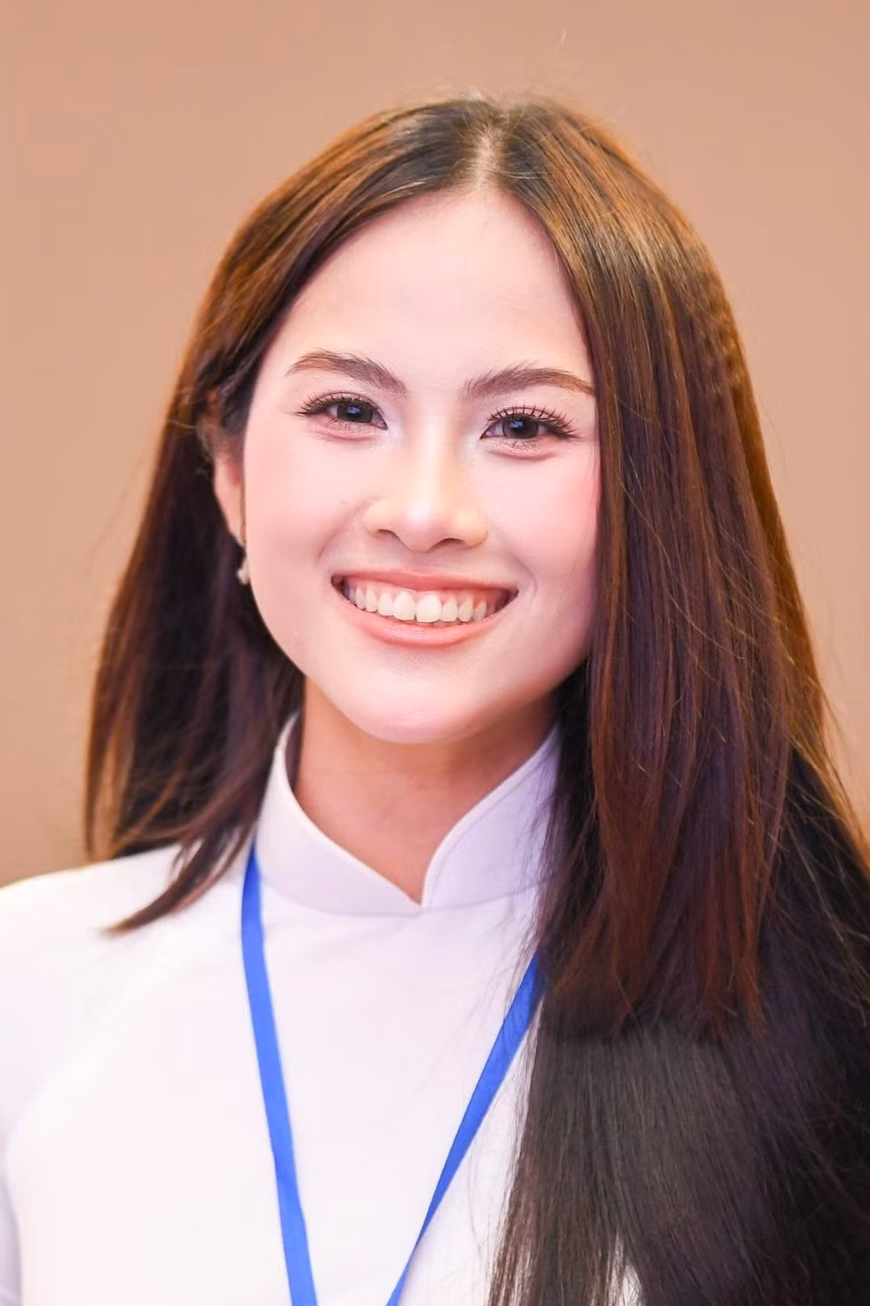 'Mẹ tôi dặn đi thi Hoa hậu Việt Nam phải chỉnh tề, nghiêm túc'