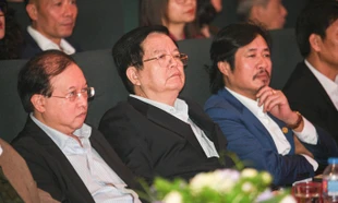 Phó Thủ tướng Mai Văn Chính dự ra mắt vở 'Đế đô sóng cả'