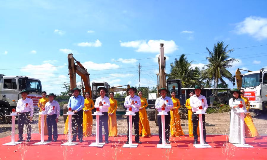 Cà Mau cất nóc bệnh viện nghìn tỷ