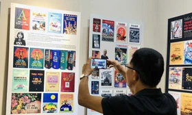 Kịp thời báo cáo việc thẩm định, tôn vinh, khen thưởng tác giả, tác phẩm văn học, nghệ thuật