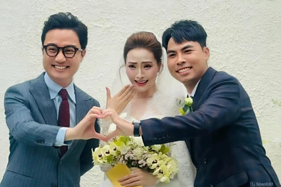 MC Huyền Trang và cầu thủ Đức Huy cưới