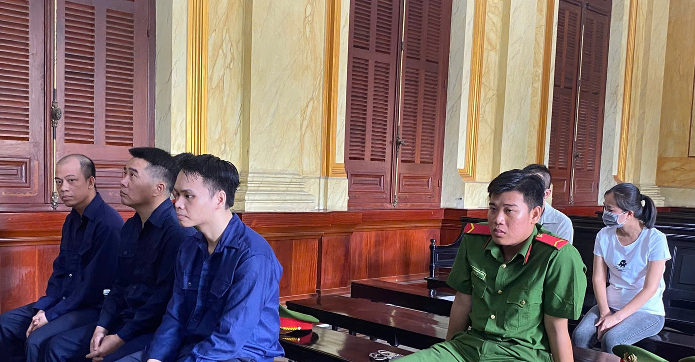 Các bị cáo tại phiên tòa. z6801985904651-e10e3692c3ac1623d0492565123a482c.jpg