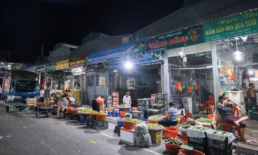 Trả lời chất vấn không đúng trọng tâm, Trưởng Ban quản lý chợ Long Biên bị yêu cầu rút kinh nghiệm