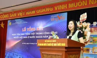 Thứ trưởng Lê Thị Thu Hằng phát biểu tại buổi lễ