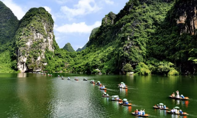 8 tháng du lịch Ninh Bình thu hơn 20.600 tỷ đồng 
