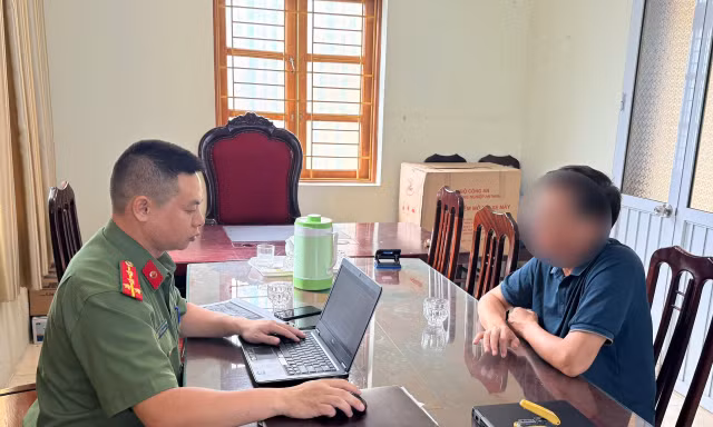 Công an làm việc với 2 trường hợp tương tác trên trang Lê Trung Khoa