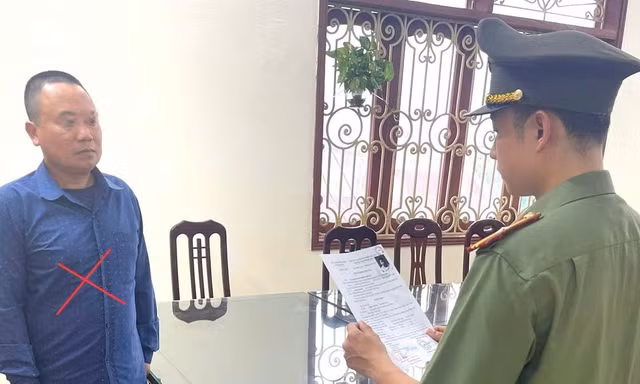 Đầu thú sau 9 năm lẩn trốn vì lừa 1 tỷ đồng ‘chạy việc’ vào biên chế