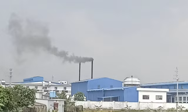 Công ty Nice Power bị yêu cầu khắc phục tình trạng xả khói đen