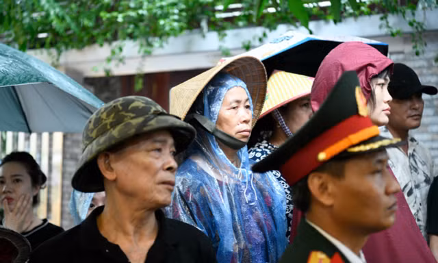 Tiễn đưa Trung tá Trần Văn Tùng về đất mẹ