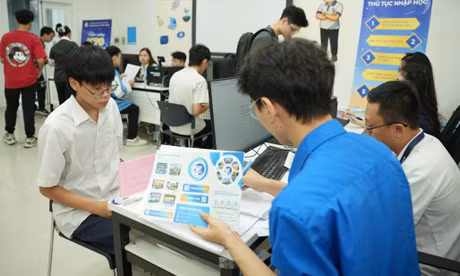 Thí sinh nhập học năm 2025. Ảnh NGHIÊM HUÊ