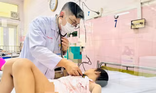 Vụ hàng chục học sinh TPHCM nhập viện: Số ca nghi ngộ độc tăng nhanh 