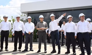 Bí thư Thành ủy TPHCM kiểm tra tiến độ hai dự án trọng điểm ở Thủ Thiêm