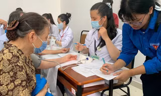 TPHCM: ‘Giật mình’ 10 người đi khám, hơn 6 người mang bệnh