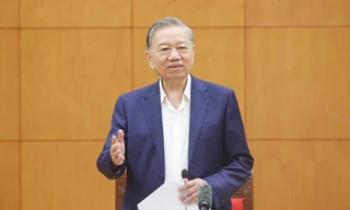 Tổng Bí thư: Khắc phục tình trạng ‘thừa người quen việc cũ nhưng thiếu người làm việc mới’