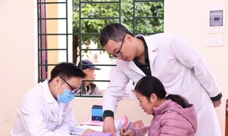 Bộ Y tế khởi động lộ trình miễn viện phí toàn dân