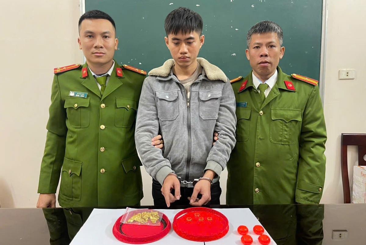 Vi Văn Hạnh - người bị bắt v&igrave; trộm v&agrave;ng tại bản Kẻ N&iacute;nh